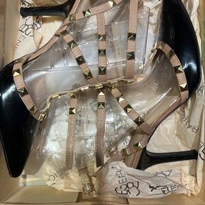 BCBG Black Patent & Tan Studded slingback heels Sz 9